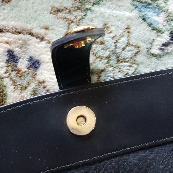 CANADIAN Shoulder Bag Genuine Salmon Leather - Black - VTG - Picture 5 of 9